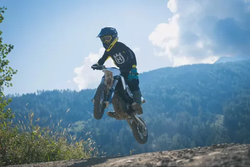 husqvarna-oct24-new25ee5-gallery1.jpg