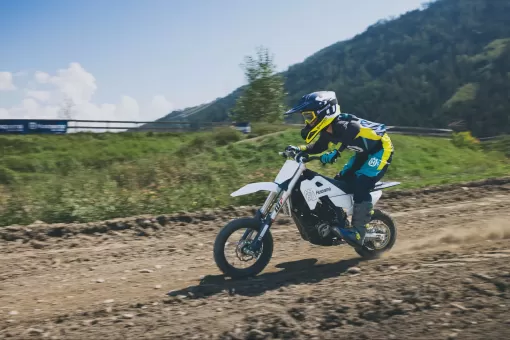 husqvarna-oct24-new25ee5-gallery4.jpg